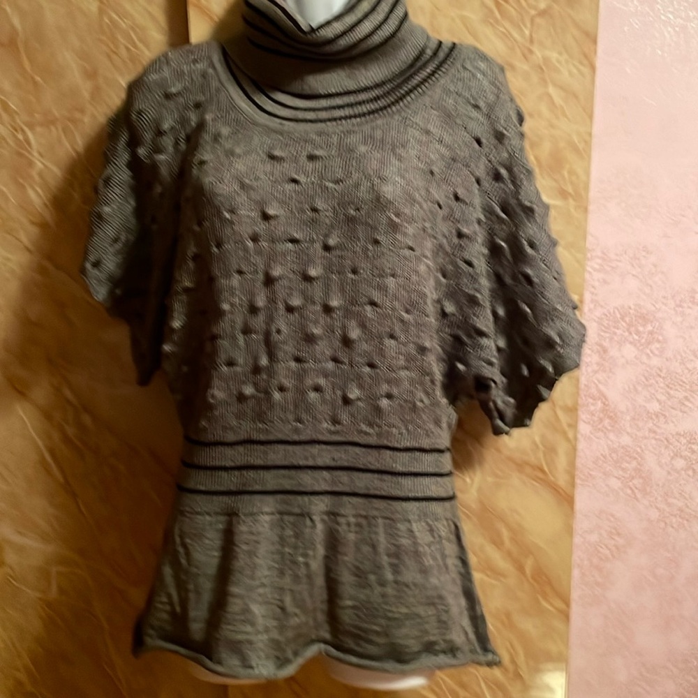 Woman new no tag sweater color grey size S stretch cowl striped collar